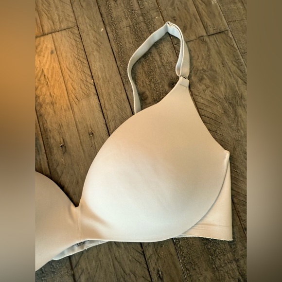 La Vie En Rose Sleekback Bra Bundle, size 36D - Picture 12 of 15